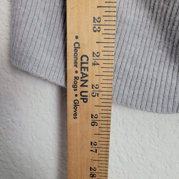 Banana Republic Extra Fine Merino Wool Grey V Neck Cardigan Sweater Women's Sm - Picture 5 of 7